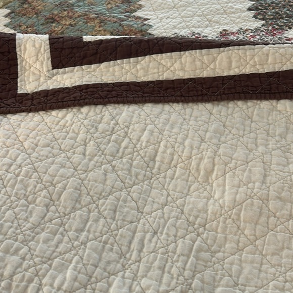 Quilt Patchwork King Bedspread in Cream Brown Green Red Vintage Family Estate - Picture 10 of 10